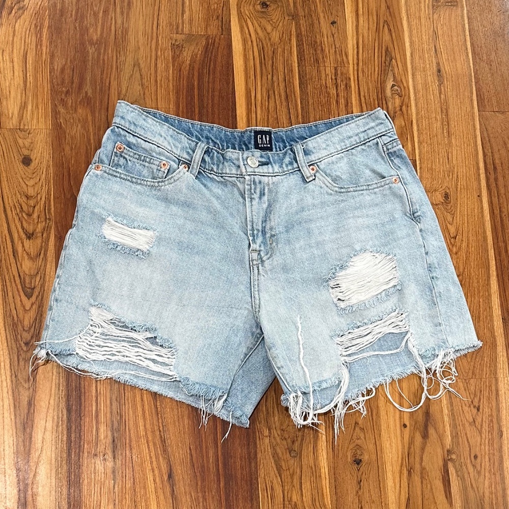 Gap Distressed Women’s Shorts Size 28